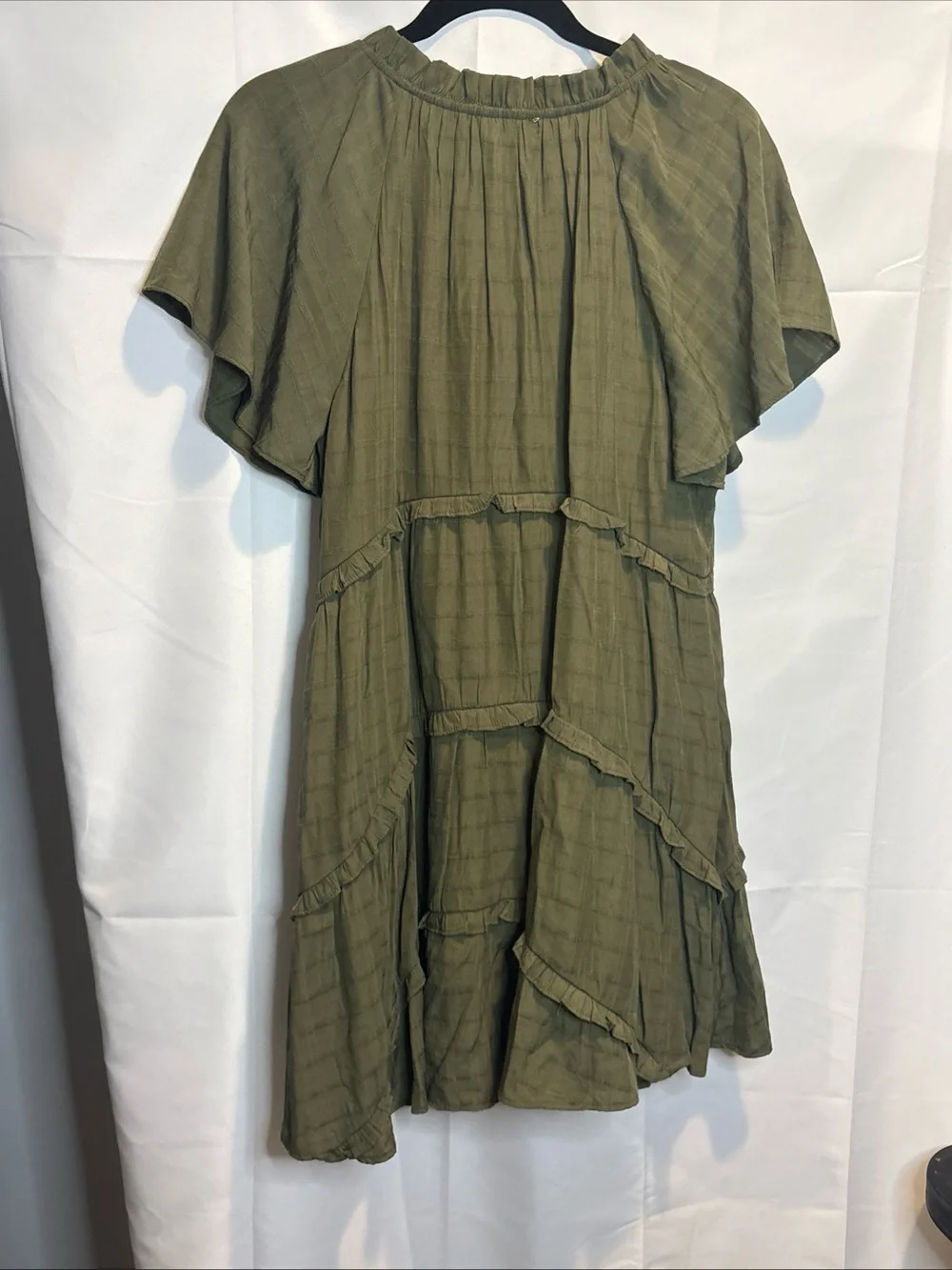 entro Olive Ruffle-Tiered Mini Dress with Flutter Sleeves - Picture 7 of 8
